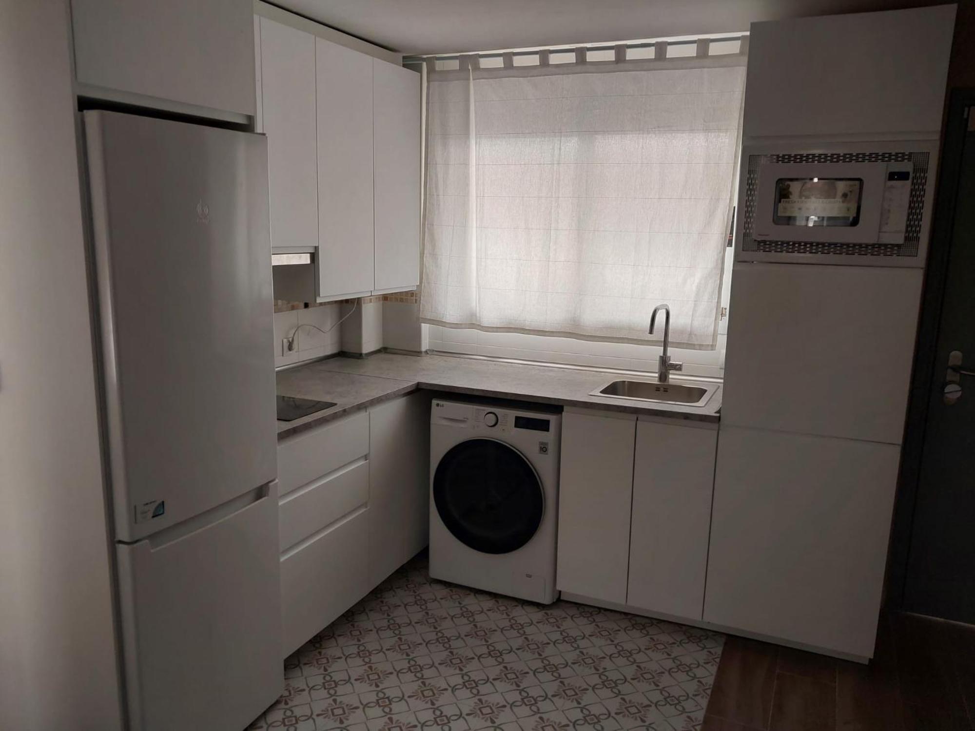 Apartment Attractive In Center *